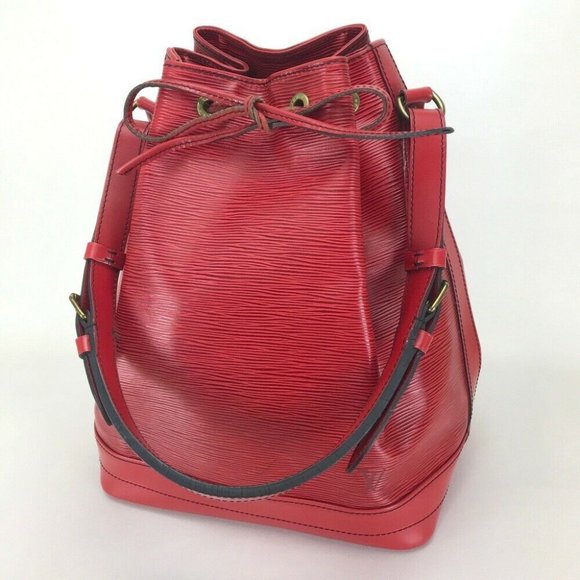 LOUIS VUITTON Epi Noe Drawstring Shoulder Bag Red